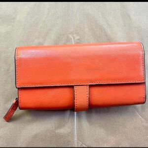 Questa E La Voice long wallet (pre owned)